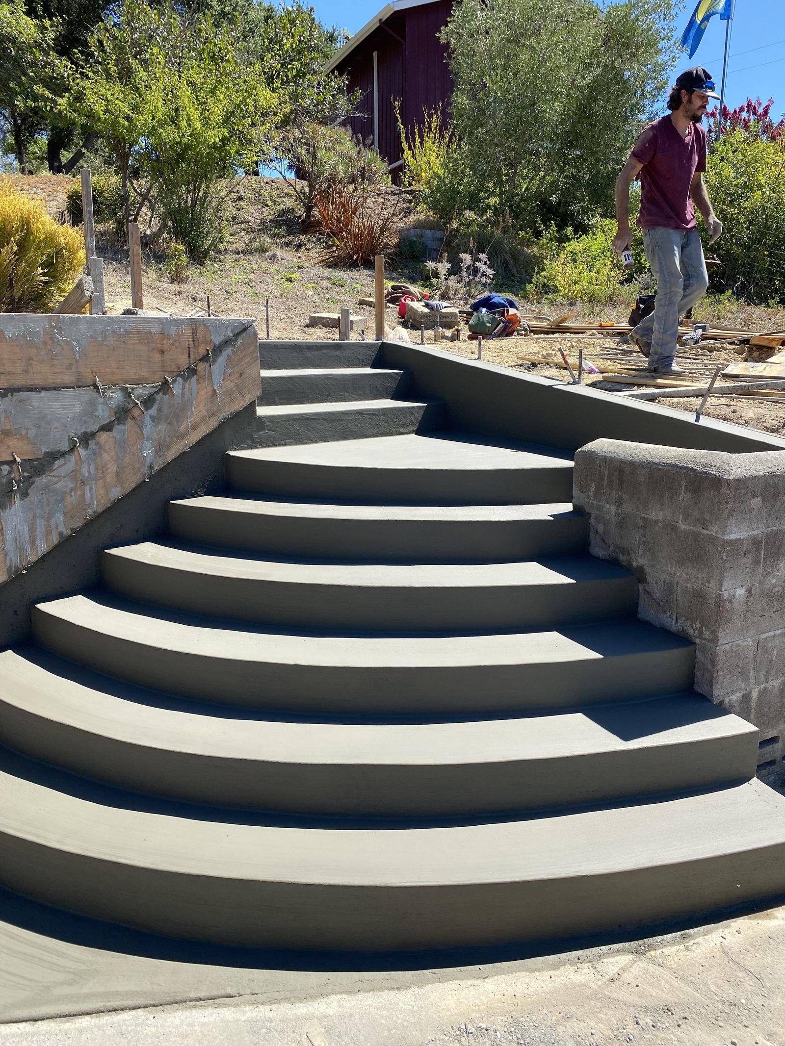 Curved concrete steps